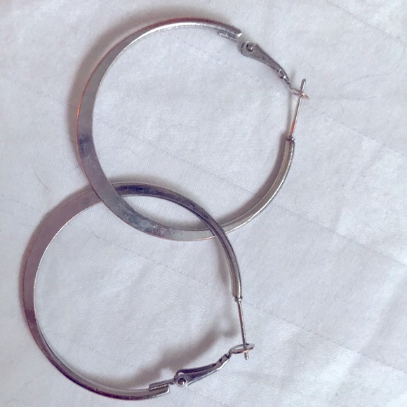 Silver hoop earrings - Picture 2 of 2